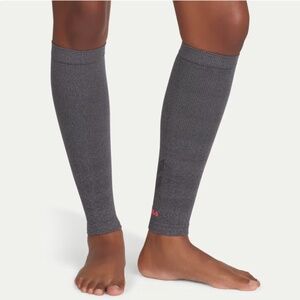 Bombas Women's Performance Compression Sleeve (20-30mmHg), Grey - Size Small